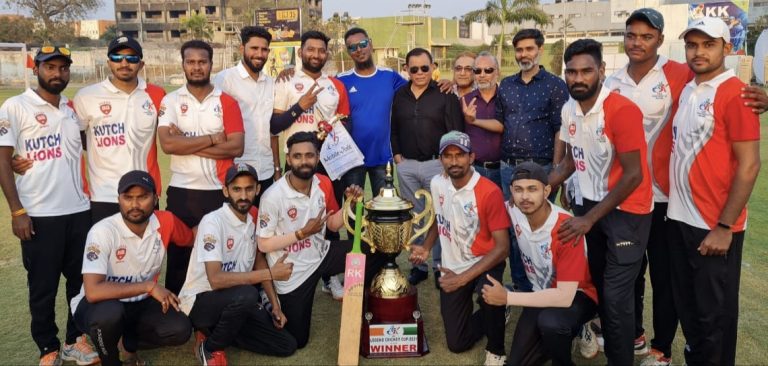 Valsad’s Mobile World XI became champions in the Legend Cricket Cup